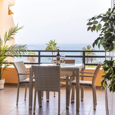 Frontline Penthouse With Heated Pool And Parking Apartment Los Cristianos (Tenerife)