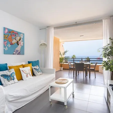 Frontline Penthouse With Heated Pool And Parking Apartment