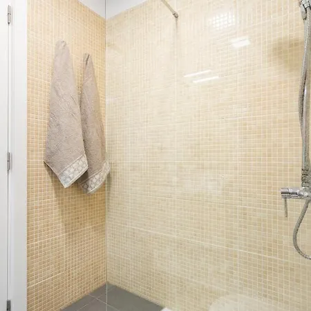 Frontline Penthouse With Heated Pool And Parking Apartment