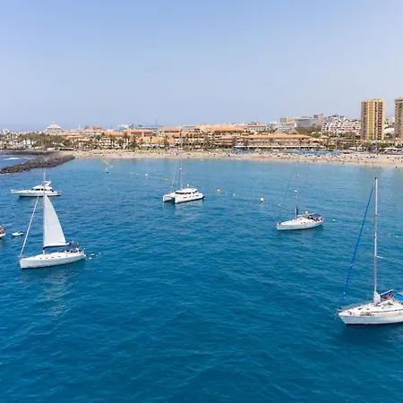 Frontline Penthouse With Heated Pool And Parking Lägenhet Los Cristianos (Tenerife)