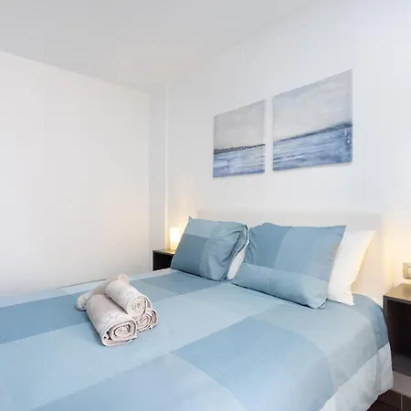 Apartment Frontline Penthouse With Heated Pool And Parking Los Cristianos (Tenerife)
