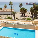 Apartamento Frontline Penthouse With Heated Pool And Parking