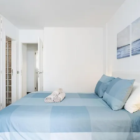 Frontline Penthouse With Heated Pool And Parking Apartamento Los Cristianos (Tenerife)