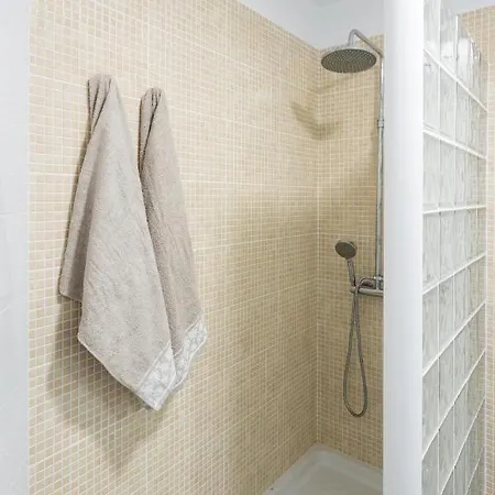 アパート Frontline Penthouse With Heated Pool And Parking *