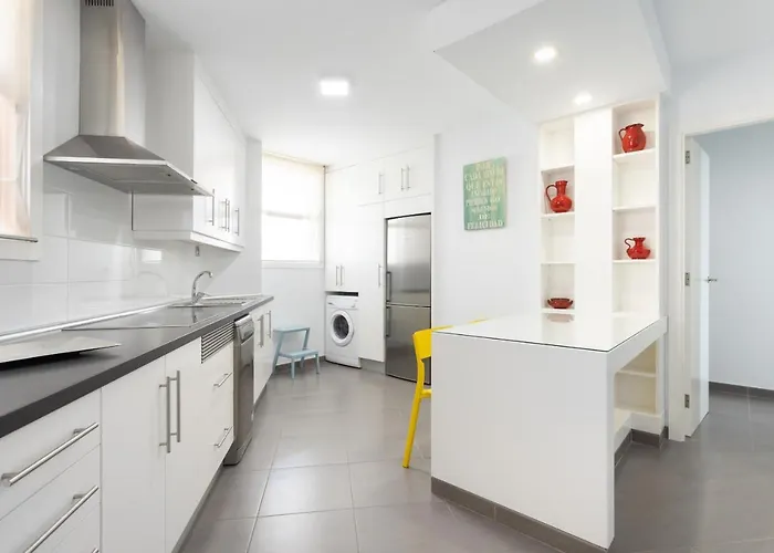 Frontline Penthouse With Heated Pool And Parking Apartamento Los Cristianos (Tenerife)