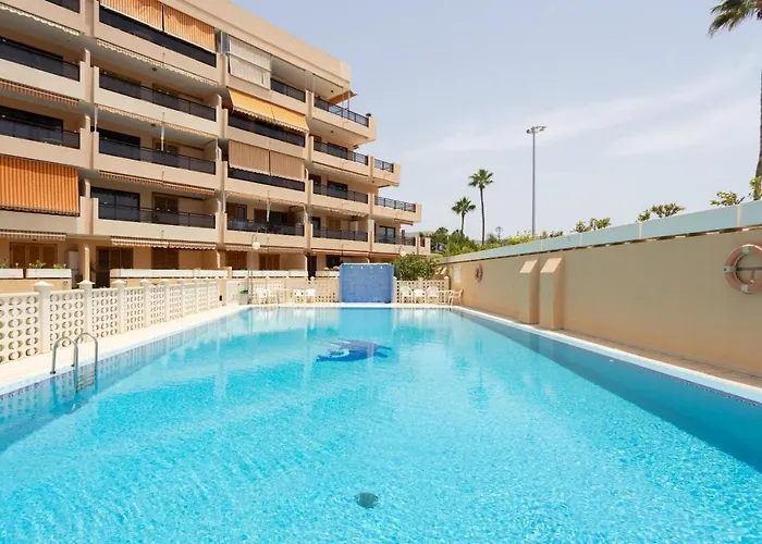 Frontline Penthouse With Heated Pool And Parking Apartamento Los Cristianos (Tenerife)