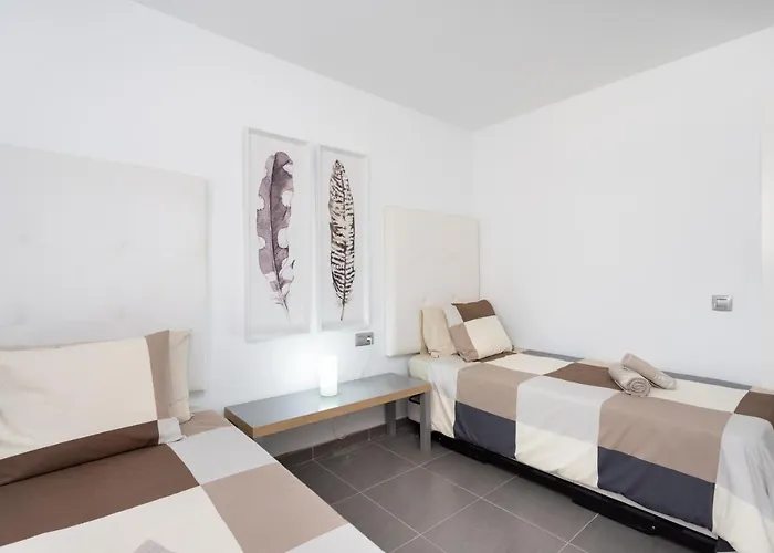 Apartamento Frontline Penthouse With Heated Pool And Parking